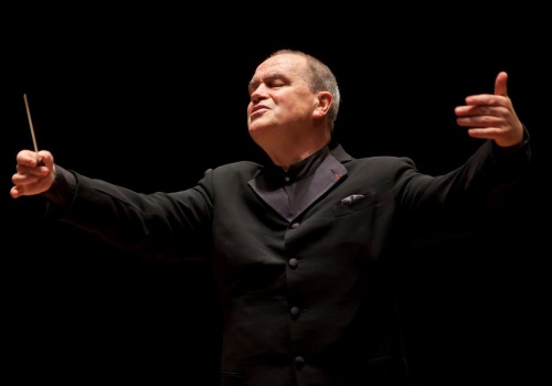 HANS GRAF, conductor MARTINA FILJAK, piano Rachmaninoff / Ravel 8. December 2023 19:30 Lisinski Hall