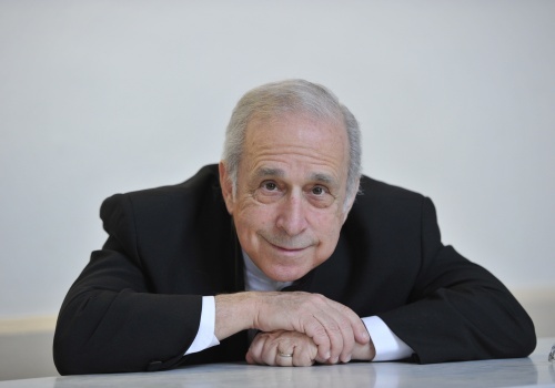 LAWRENCE FOSTER, conductor GUILLAUME WANG, cello Copland / Korngold / Beethoven 17. May 2024 19:30 Lisinski Hall