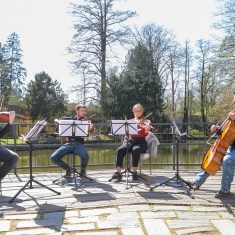 koncert-komornih-sastava-zagrebacke-filharmonije-u-zooloskom-vrtu-na-labudem-otoku-gallery_image-3-1618215093.35.JPG