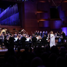 najsjajnija-zvijezda-hrvatskog-mjuzikla-alfi-kabiljo-uz-zagrebacku-filharmoniju-razveselio-prepunu-dvoranu-lisinski-gallery_image-14-1711439913.4898.JPG