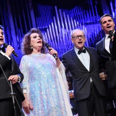 najsjajnija-zvijezda-hrvatskog-mjuzikla-alfi-kabiljo-uz-zagrebacku-filharmoniju-razveselio-prepunu-dvoranu-lisinski-gallery_image-20-1711440053.9956.JPG