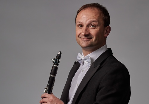 22. ožujka Davor Reba solist uz Zagrebačku filharmoniju pod ravnanjem maestra Fačinija