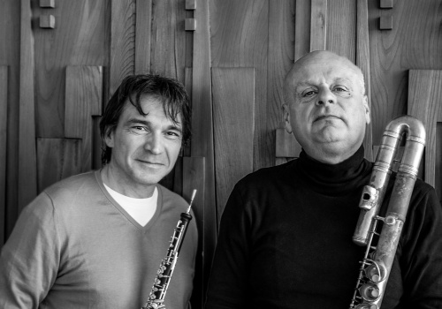 5. travnja pod ravnanjem Gabriela Bebeşelee, članovi Zagrebačke filharmonije - Dani Bošnjak i Zoltan Hornyanszky izvode Ligetijev Koncerta za flautu, obou i orkestar