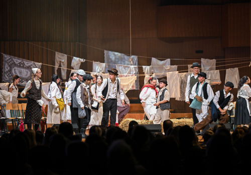 ZAGREBAČKA FILHARMONIJA IMA NOVI HIT: MJUZIKL „VLAK U SNIJEGU“ PREMIJERNO IZVEDEN PRED PUNIM LISINSKIM